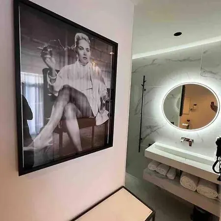 Luxe Jacuzzi Cannes